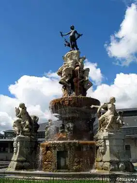 Fontaine Duvignau place Marcadieu Tarbes